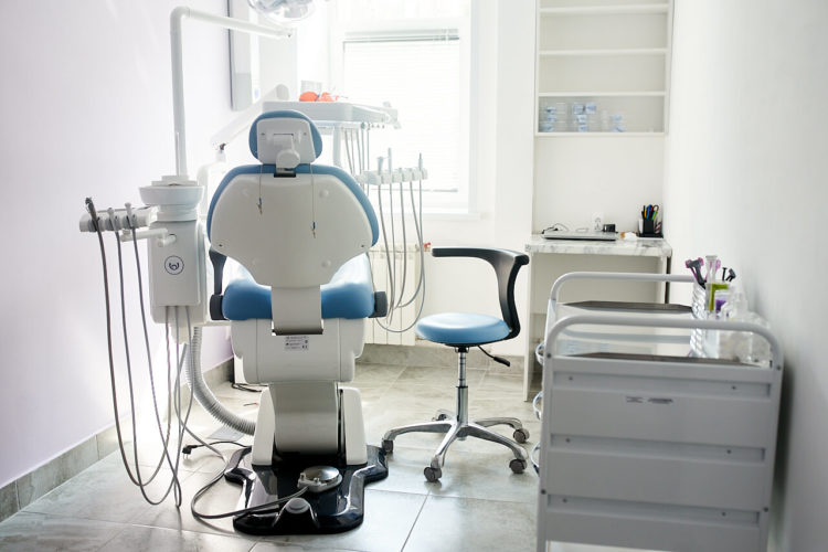 Стоматология Мединвест Ярославль - лечение зубов лучшими врачами